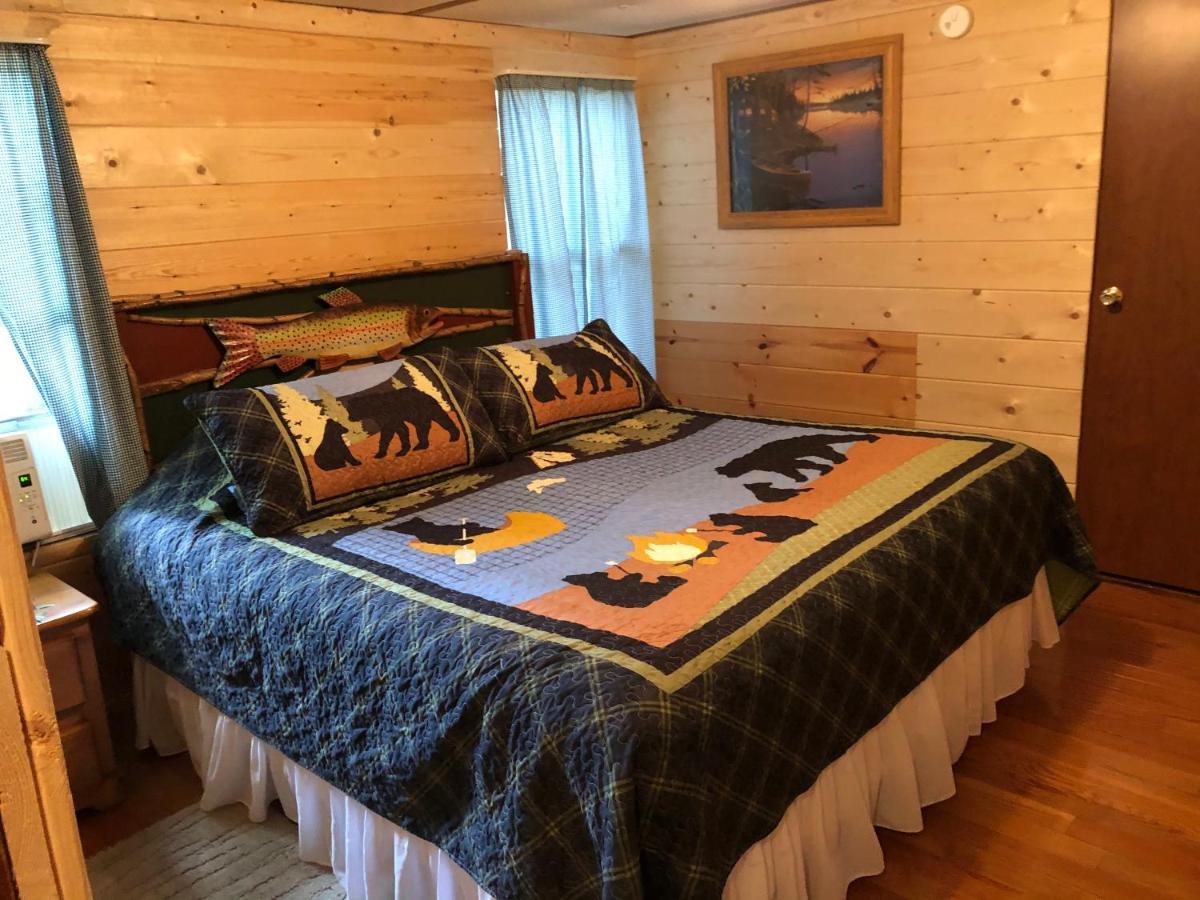 Twin Oaks * Bryson City