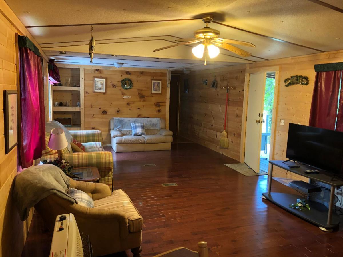 Twin Oaks * Bryson City