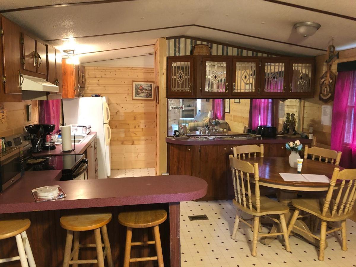 Twin Oaks * Bryson City