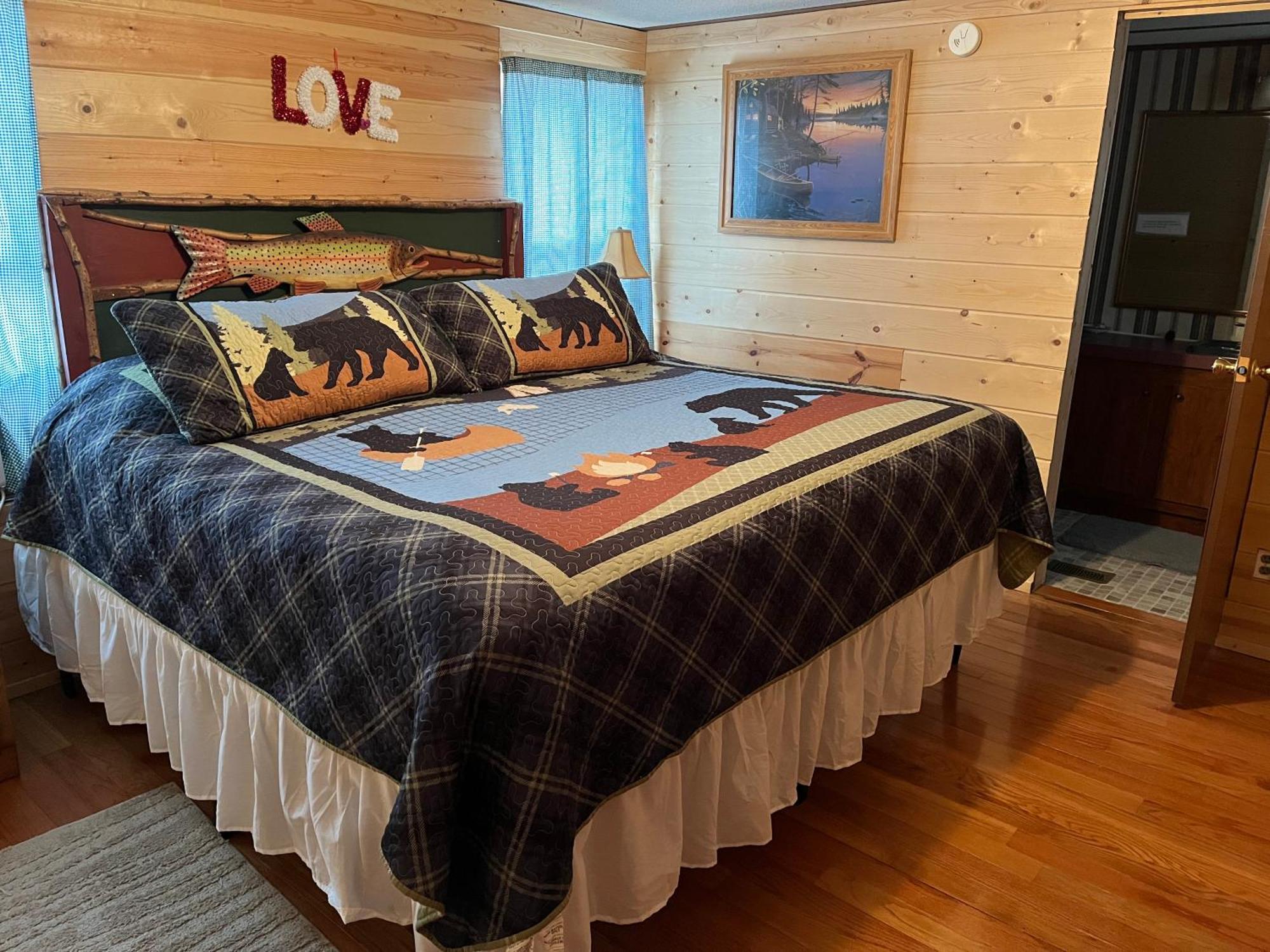 Twin Oaks Villa *
