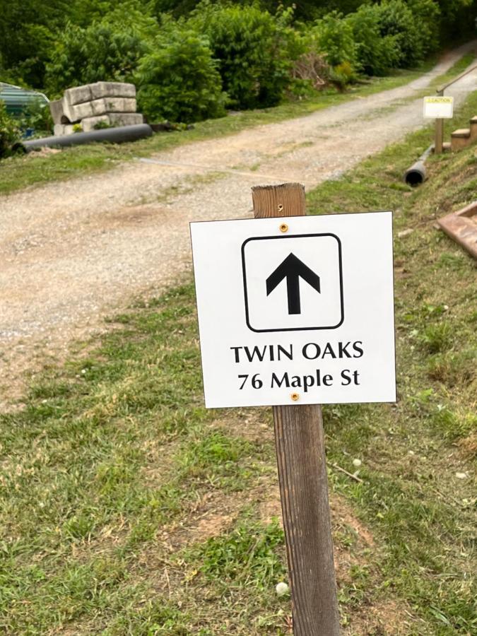 Twin Oaks * Bryson City